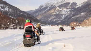excursion en ushuaia con motos de nieve